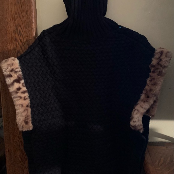 Aspen Kids Us S (7-8). Beautifully made sweater. Turtle neck. Never worn. - Picture 7 of 16